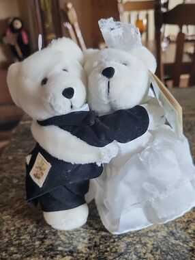 Wdding Stamp Bears - NWT